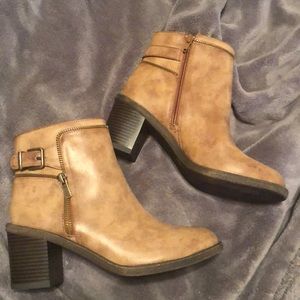tan/ neutral faux leather booties